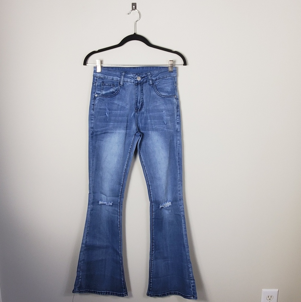 ♥️ Distressed Light Wash Denim Jeans